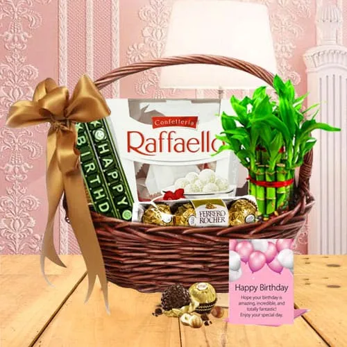 Lovely Gift Basket for Birthday Celebration